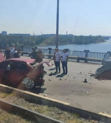 У Дніпрі на Кайдацькому мосту через ДТП утворився затор