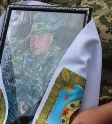 У Полтаві попрощалися із полеглим на війні Олегом Жовноватим