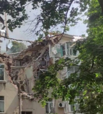У Сумах російський безпілотник влучив у житловий будинок: загинула людина