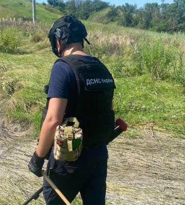 Сапери ДСНС Чернігівщини продовжують розмінування деокупованих територій від російських боєприпасів