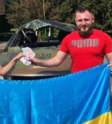 Педагоги Рожищенського будинку дитячої творчості передали на ремонт авто для ЗСУ 4 900 гривень