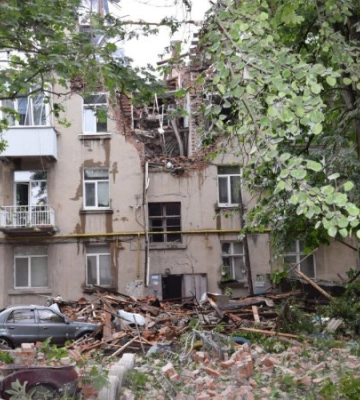 У Сумах внаслідок вибуху пошкоджені два житлових будинки, є загиблий (оновлено)
