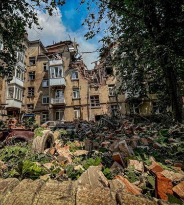 Окупанти атакували Суми дронами, пошкоджено житловий будинок. Фото