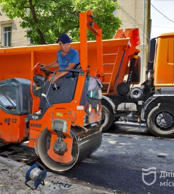 Урбаністика для пішоходів та облаштовані дорога: Філатов показав ремонтують на Скоробогатова у Дніпрі
