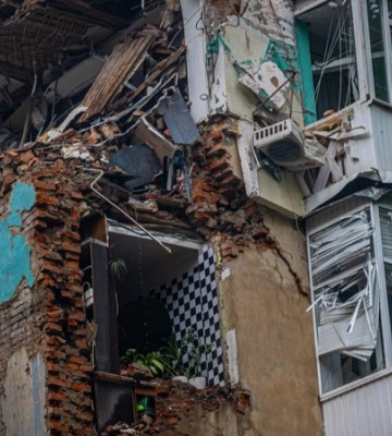 Росія вдарила по житлових будинках і будівлі СБУ в Сумах — Зеленський