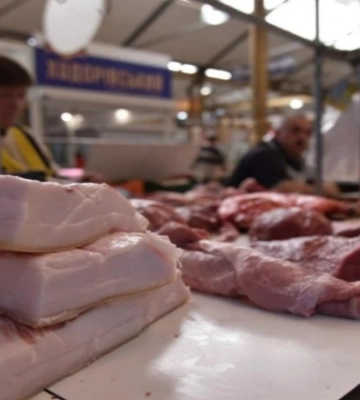 У Києві на ярмарках заборонили продавати м’ясо, рибу та молочні продукти: причина