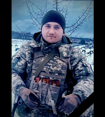 Двоє маленьких дітей не дочекалися свого батька. Рятуючи життя побратима, загинув герой з Дніпропетровщині