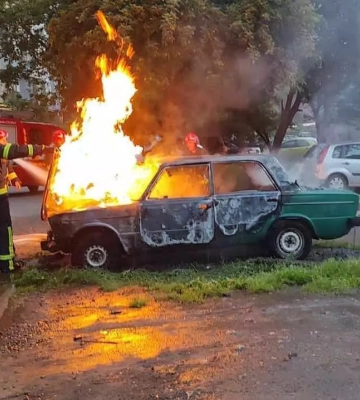 У ранковій автомобільній пожежі у Львові пошкоджені три автівки