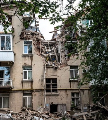 Удар “шахедами” по Сумах: з-під завалів дістали ще одну загиблу