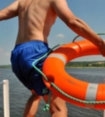 Вараські рятувальники нагадали правила безпеки на воді