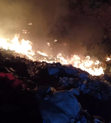 На Дніпропетровщині горить сміттєзвалище