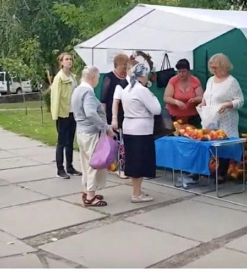 На столичних базарах заборонили продавати продукти, що швидко псуються (список)