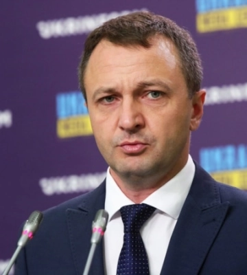 Мовний омбудсмен наклав штраф на вчительку з Дніпра, яка говорила на уроці російською