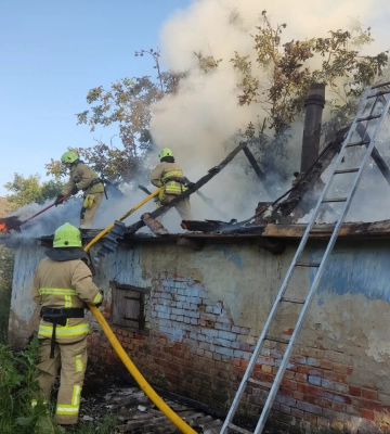 Полум&#039;я знищило хлів і сіно у селі на Рівненщині