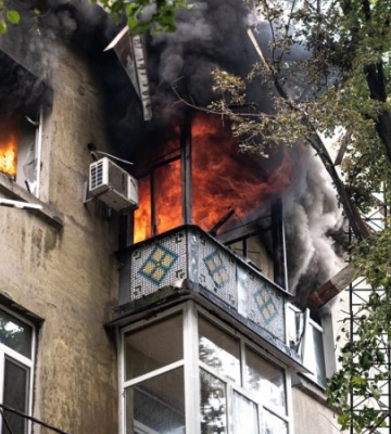 У Сумах розібрали завали будинку, в який влучив російський дрон