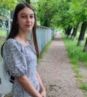 Пішла з дому та не повернулась: на Дніпропетровщині шукають 15-річну Аліну Кобельчук