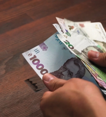 Українці оцінили зміну свого добробуту з початку війни