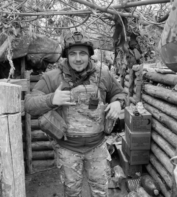 Повернувся з-за кордону, щоб захищати Україну: в Черкасах попрощались із 22-річним бойовим медиком