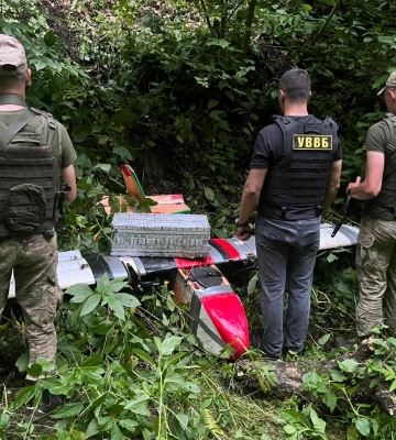 На Закарпатті виявили безпілотник, яким намагалися переправити сигарети до Румунії (ФОТО)