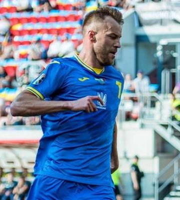 Лише тимчасовий вибір: Ярмоленко обрав несподіваний ігровий номер у Динамо