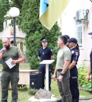 В Ужгороді встановлять мініскульптуру поліцейському