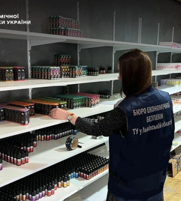 На Львівщині БЕБ викрило підпільний цех з виробництва тютюнових виробів