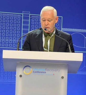 Терехов у Лондоні продемонстрував світу наслідки російської агресії у Харкові