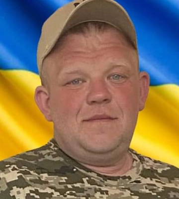 У Березне сьогодні їде похоронний кортеж з воїном, який загинув у Запорізькій області