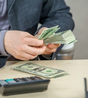 В Україні судитимуть працівників військкомату, які «організовували» виїзд за кордон