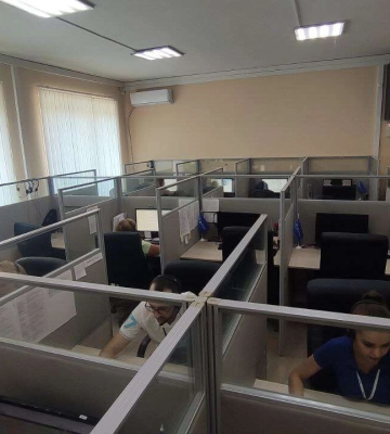 Більше 62 тисяч звернень містян - з початку року: Єдина гаряча лінія у Дніпрі працює 24/7