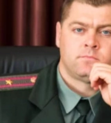 За депортацію понад 1700 людей колишнього керівника Херсонської виправної колонії підозрюють у воєнному злочині