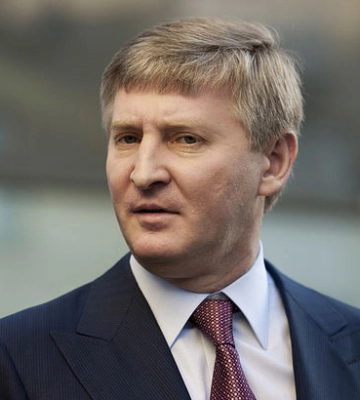Названо суму, яку Ахметов перерахував на допомогу Україні