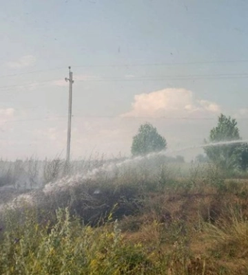 Горіла суха трава. На Миколаївщині сталися дві пожежі через російські обстріли