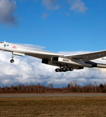 У повітрі стратегічні бомбардувальники РФ Ту-160. ЗСУ повідомляють про пуски ракет
