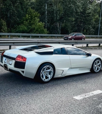 В Україні помітили рідкісний суперкар Lamborghini (Фото)