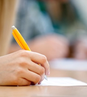 Одинадцять випускників зі Сміли та Канева склали предмети НМТ на 200 балів