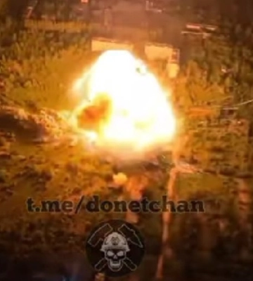 Взрыв склада БК в Макеевке: в сети показали “огненное” видео