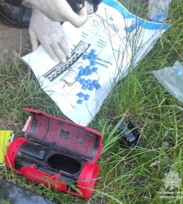 Наркотики сховав в музколонці: чернівецькі патрульні спіймали ймовірного закладника