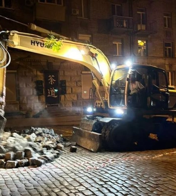 У Дніпрі ліквідують провал на проспекті Дмитра Яворницького