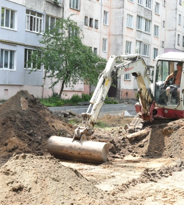 У Луцьку ремонтують двори: де саме