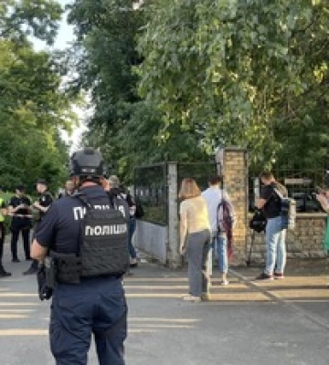 Вибух у Шевченківському суді Києва: фото, відео і останні подробиці