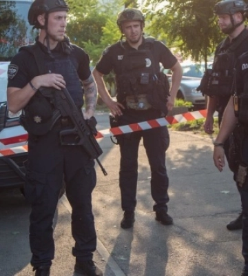 Внаслідок вибуху у Шевченківському суді постраждали двоє правоохоронців