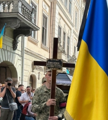 Незавершена розмова Вікторії Амеліної. У Львові поховали українську письменницю, яку вбила російська ракета
