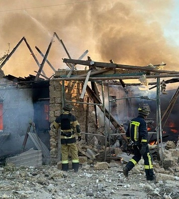 Росіяни обстріляли житлові будинки на Херсонщині, убивши людину та поранивши ще кількох
