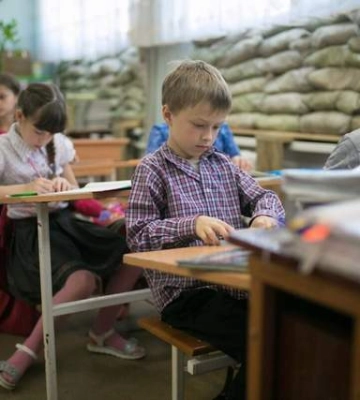 Вчити дітей, попри все: на Харківщині планують збудувати школу-укриття
