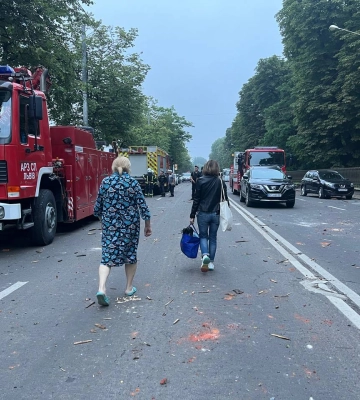 У Львові для проїзду закрили вулицю Стрийську. На місці влучань є загиблі