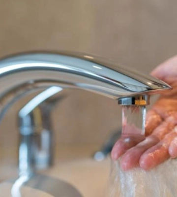 Комунальні служби працюють 24/7: яка ситуація з водою та світлом у Дніпрі станом на ранок