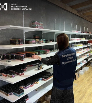 На Львівщині БЕБ викрило підпільний цех з виробництва тютюнових виробів
