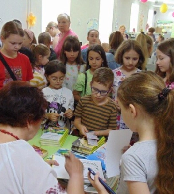 Надія Гуменюк презентувала у Луцьку книги «Сохатик» і «Зуб Дракона»