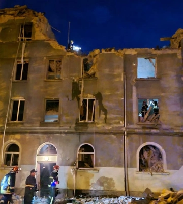 Обов&#039;язково буде відповідь, – Зеленський відреагував на атаку Львова і показав масштаб руйнувань